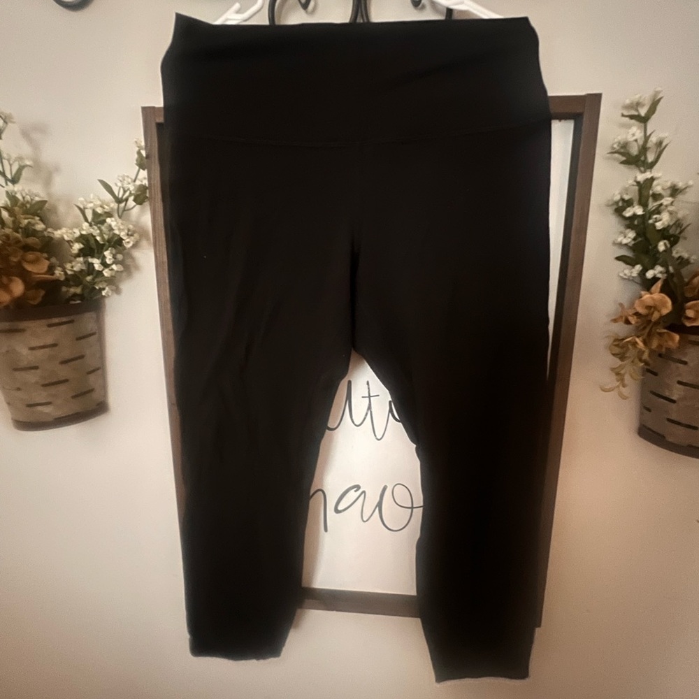 Lululemon Athletica Black Leggings Sleek Stretchy Design